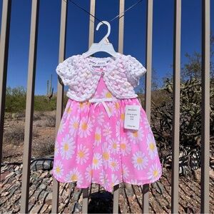 ⬇️Blueberi boulevard NWT Baby’s Dress Size 12Mos Color Pink Daisy 2-Piece